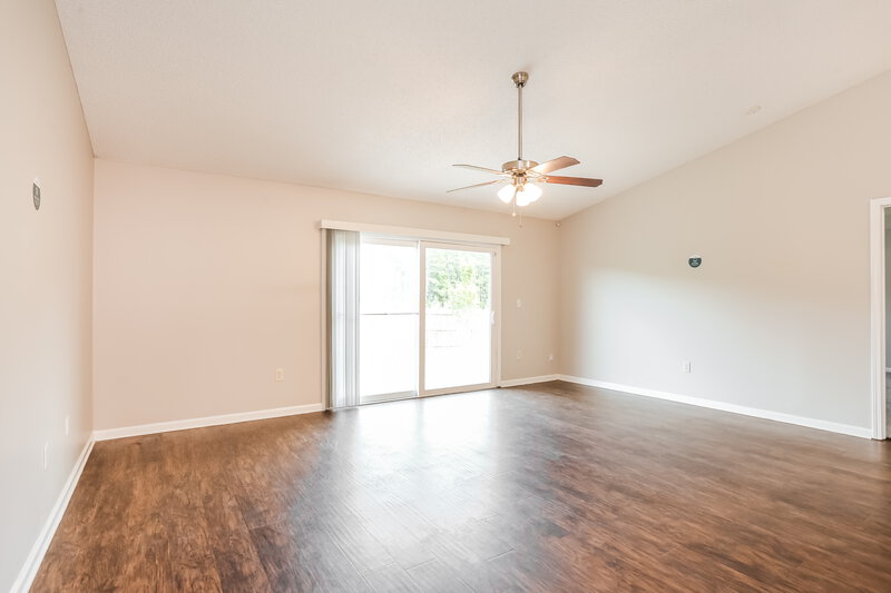 1,870/Mo, 2557 Cold Creek Blvd Jacksonville, FL 32221 Living Room View 2