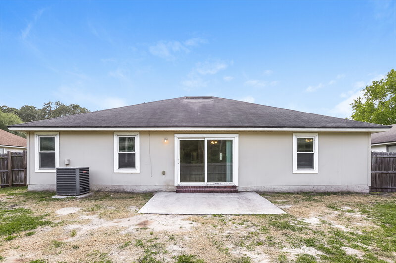 1,870/Mo, 2557 Cold Creek Blvd Jacksonville, FL 32221 Rear View