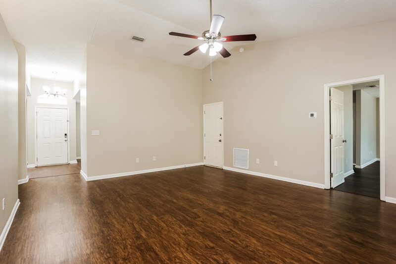 2,140/Mo, 9260 Topohill Ct Jacksonville, FL 32225 Living Room View