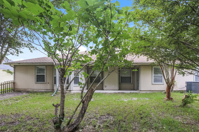 2,140/Mo, 9260 Topohill Ct Jacksonville, FL 32225 Rear View