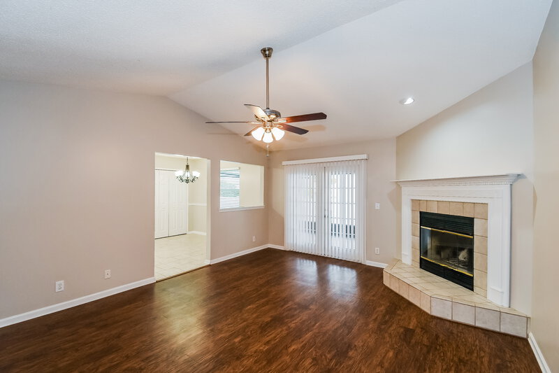 2,200/Mo, 2697 Diplomat Ct Jacksonville, FL 32246 Living Room View 2