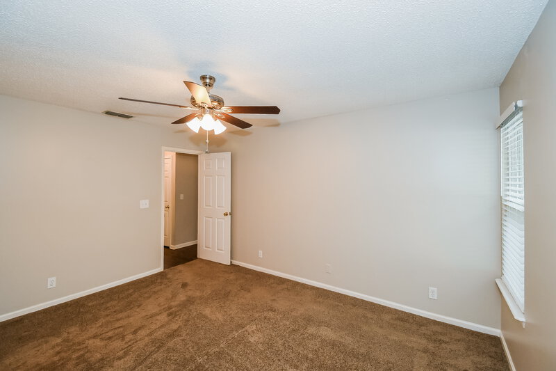 2,200/Mo, 2697 Diplomat Ct Jacksonville, FL 32246 Main Bedroom View