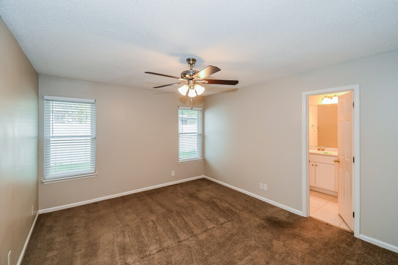 2,200/Mo, 2697 Diplomat Ct Jacksonville, FL 32246 Main Bedroom View 2