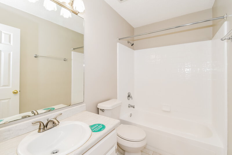 2,200/Mo, 2697 Diplomat Ct Jacksonville, FL 32246 Bathroom View