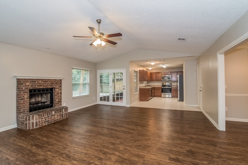 2,525/Mo, 1425 Panther Run Rd Jacksonville, FL 32225 Living Room View 2