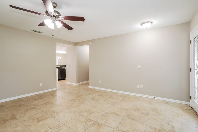 1,745/Mo, 7109 Beekman Lake Dr Jacksonville, FL 32222 Sitting Room View