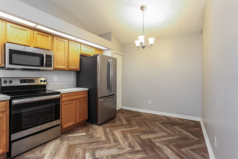 1,830/Mo, 1148 Brookwood Bluff Rd E Jacksonville, FL 32225 Kitchen View