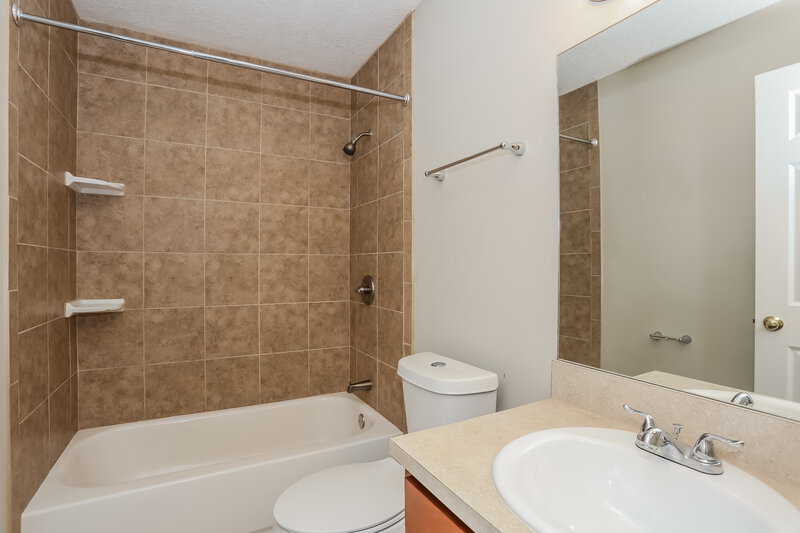 2,710/Mo, 10321 Homard Blvd N Jacksonville, FL 32225 Bathroom View