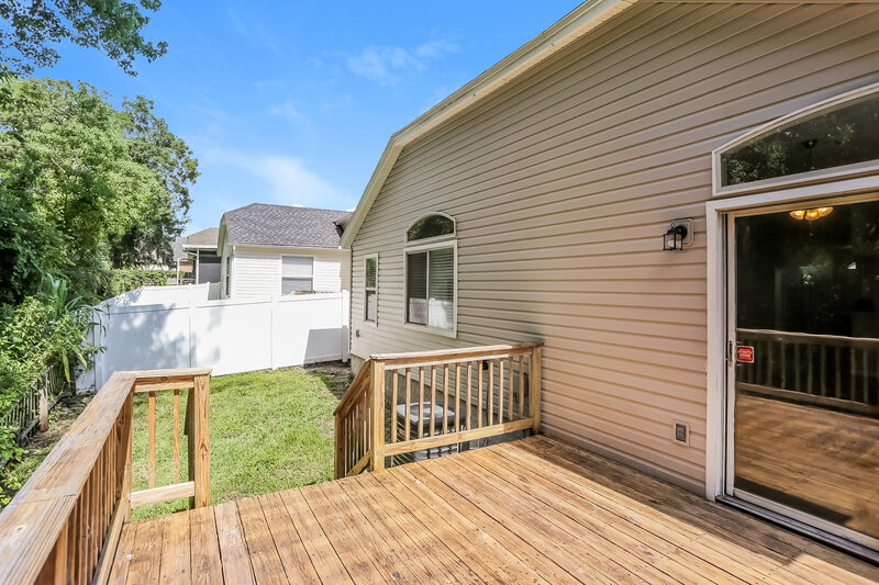 2,710/Mo, 10321 Homard Blvd N Jacksonville, FL 32225 Deck View