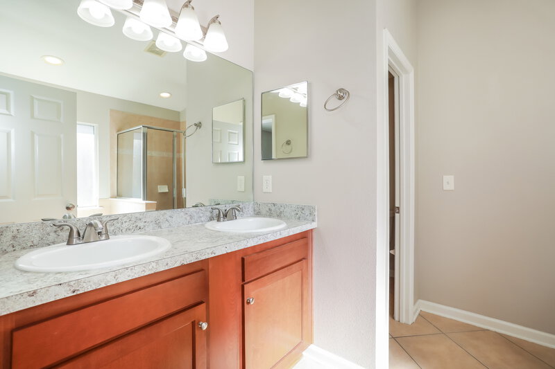 2,215/Mo, 2109 S Cranbrook Ave St Augustine, FL 32092 Main Bathroom View