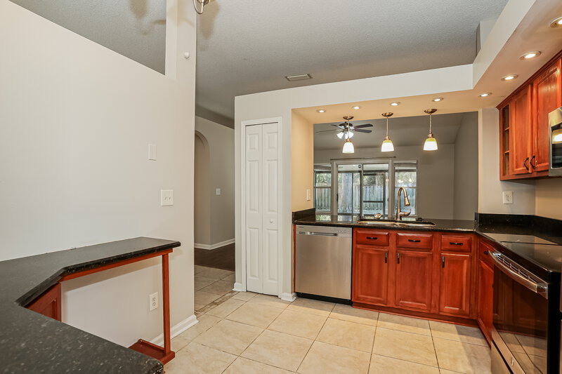 1,945/Mo, 11340 Trotting Horse Ln S Jacksonville, FL 32225 Kitchen View