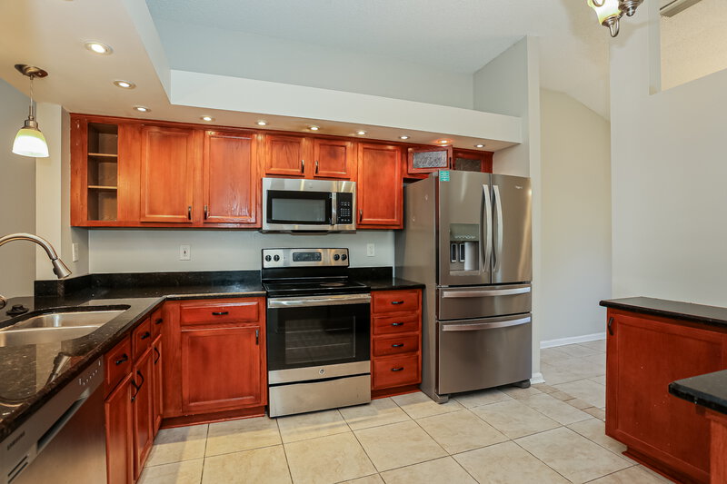 1,945/Mo, 11340 Trotting Horse Ln S Jacksonville, FL 32225 Kitchen View 2