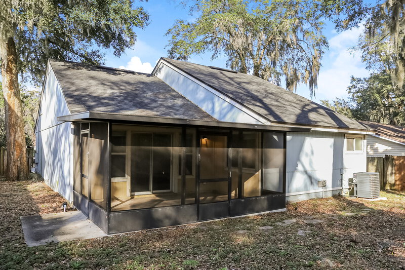 1,945/Mo, 11340 Trotting Horse Ln S Jacksonville, FL 32225 Rear View