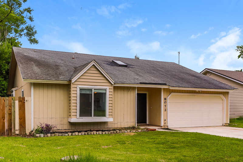 1,765/Mo, 8072 Honeysuckle Ln Jacksonville, FL 32244 Front View