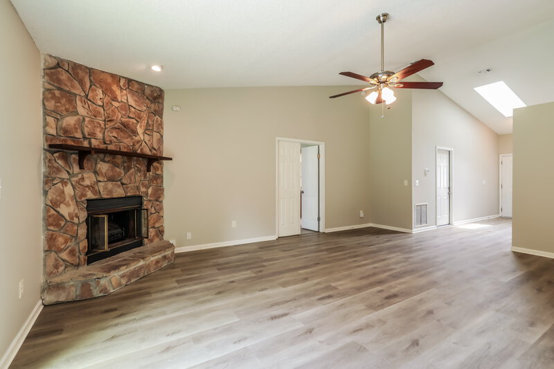 1,765/Mo, 8072 Honeysuckle Ln Jacksonville, FL 32244 Living Room View