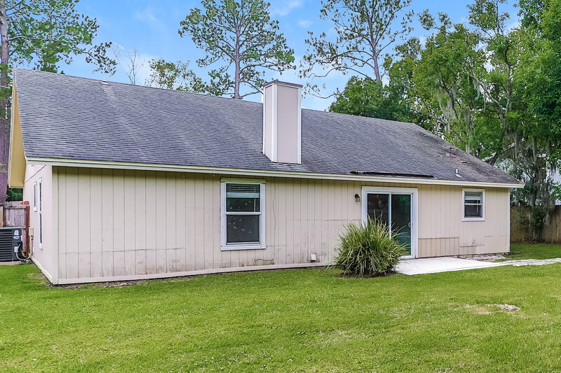 1,765/Mo, 8072 Honeysuckle Ln Jacksonville, FL 32244 Rear View