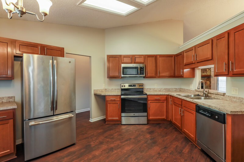 1,545/Mo, 7973 Swamp Flower Dr E Jacksonville, FL 32244 Kitchen View 2
