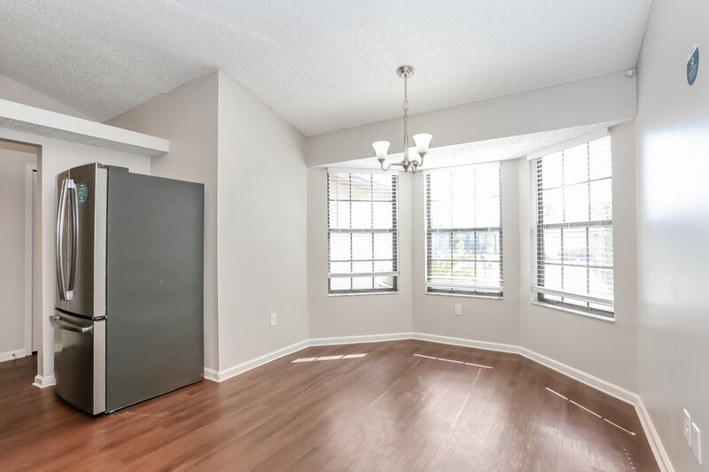 1,750/Mo, 2015 Cardiff Ln Middleburg, FL 32068 Dining Room View