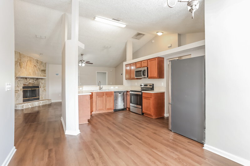 1,750/Mo, 2015 Cardiff Ln Middleburg, FL 32068 Dining Room View 2