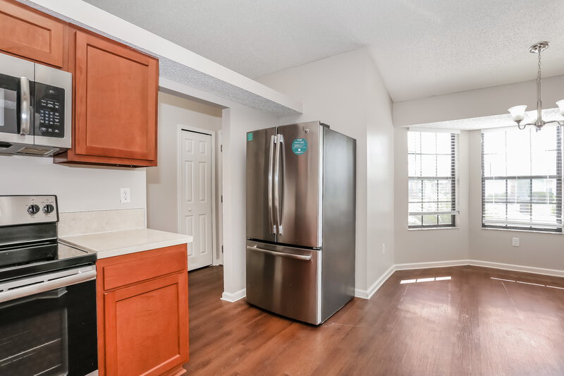 1,750/Mo, 2015 Cardiff Ln Middleburg, FL 32068 Kitchen View
