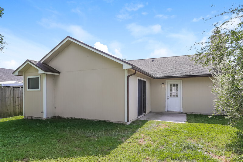 1,750/Mo, 2015 Cardiff Ln Middleburg, FL 32068 Rear View
