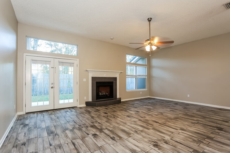 2,315/Mo, 3476 Shelley Dr Green Cove Springs, FL 32043 Living Room View
