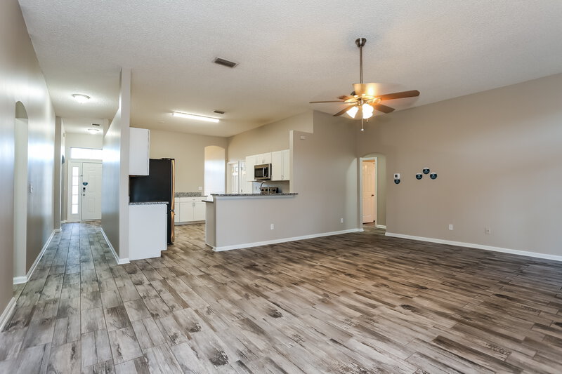 2,315/Mo, 3476 Shelley Dr Green Cove Springs, FL 32043 Living Room View 2