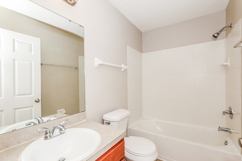 1,875/Mo, 4508 Campus Hills Cir Jacksonville, FL 32218 Bathroom View
