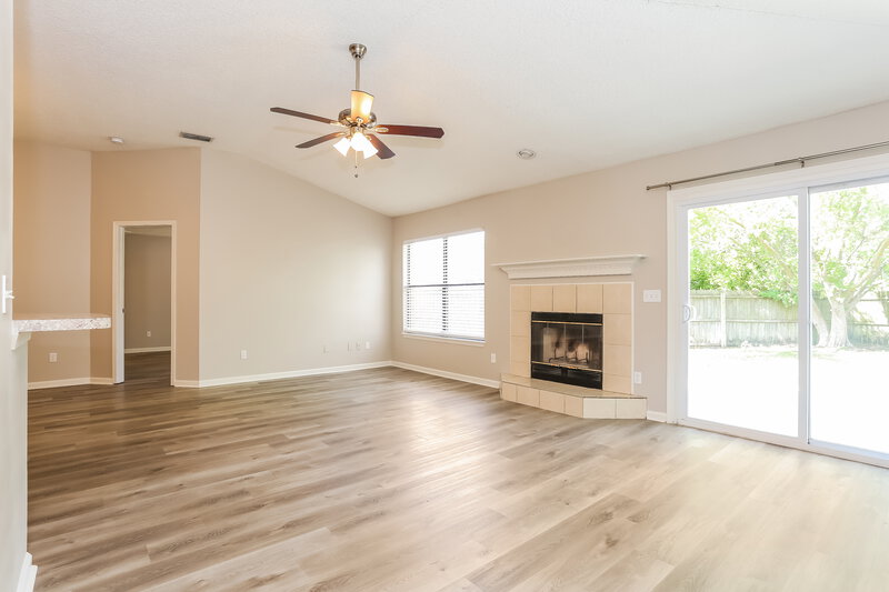 2,020/Mo, 1560 Beecher Ln Orange Park, FL 32073 Living Room View 2