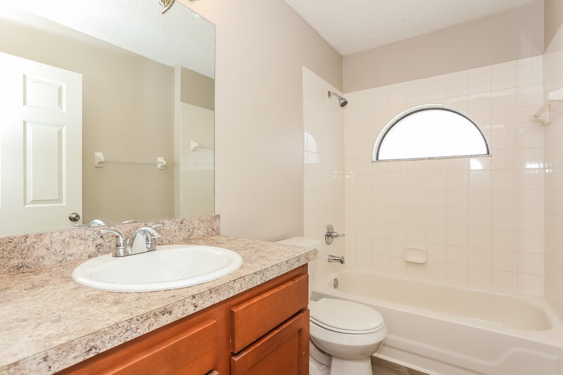 2,020/Mo, 1560 Beecher Ln Orange Park, FL 32073 Bathroom View