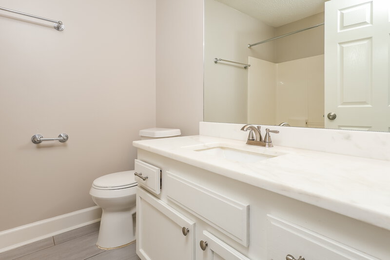 1,850/Mo, 1544 Slash Pine Ct Orange Park, FL 32073 Bathroom View