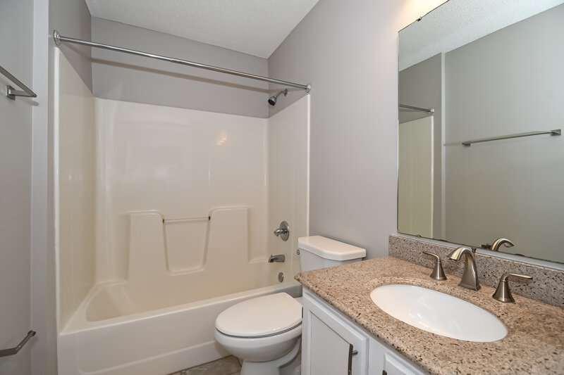 1,890/Mo, 5328 Tessa Ter Jacksonville, FL 32244 Bathroom View