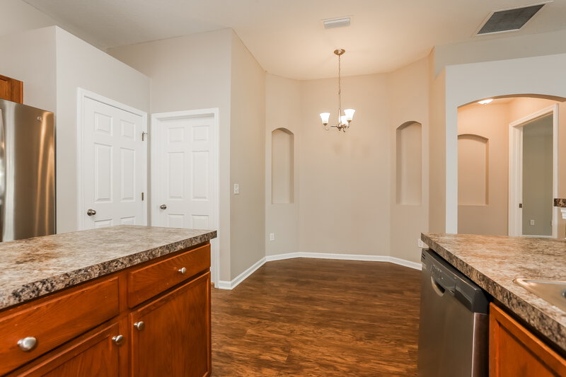 2,260/Mo, 11829 Parker Lakes Dr Jacksonville, FL 32221 Kitchen View 2