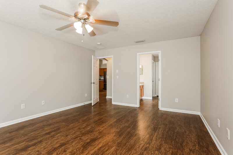 2,260/Mo, 11829 Parker Lakes Dr Jacksonville, FL 32221 Main Bedroom View