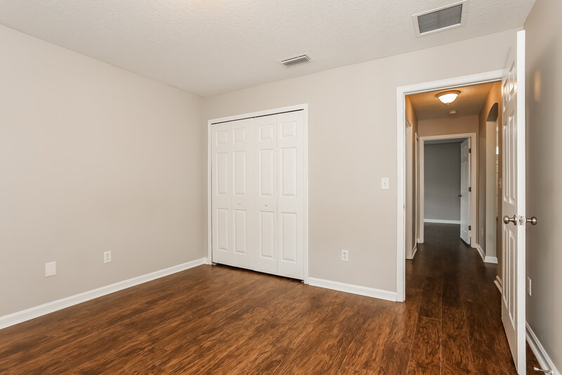 2,260/Mo, 11829 Parker Lakes Dr Jacksonville, FL 32221 Bedroom View