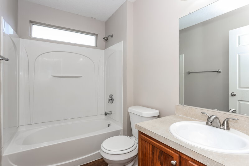 2,260/Mo, 11829 Parker Lakes Dr Jacksonville, FL 32221 Bathroom View