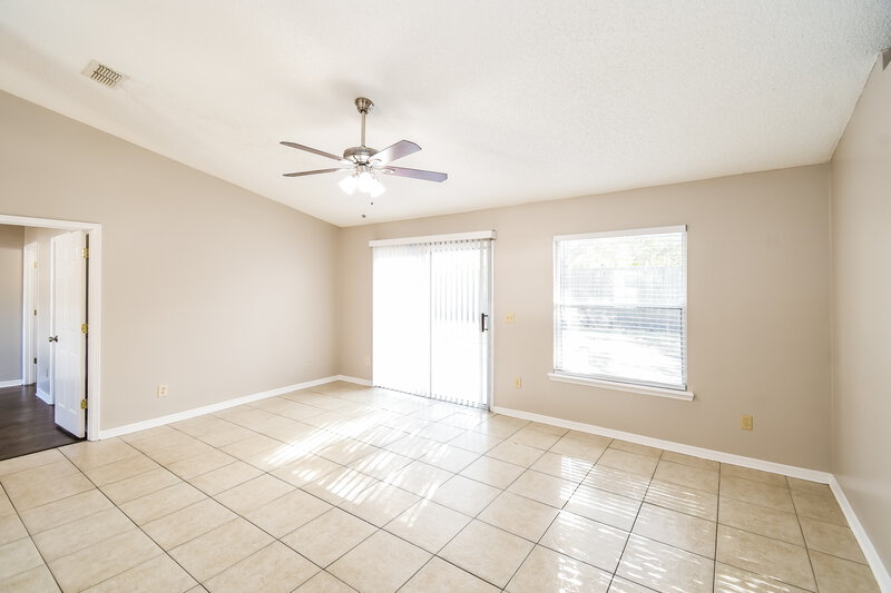 1,690/Mo, 9060 Castle Rock Dr Jacksonville, FL 32221 Living Room View
