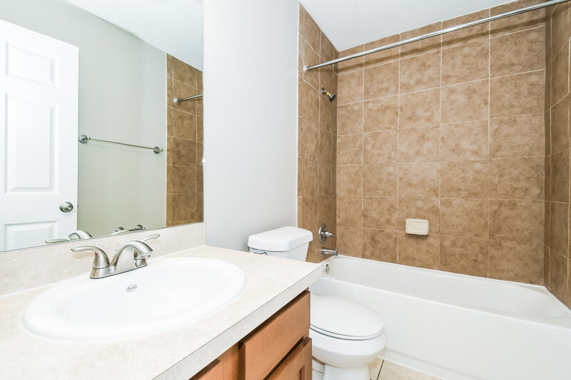 1,690/Mo, 9060 Castle Rock Dr Jacksonville, FL 32221 Bathroom View