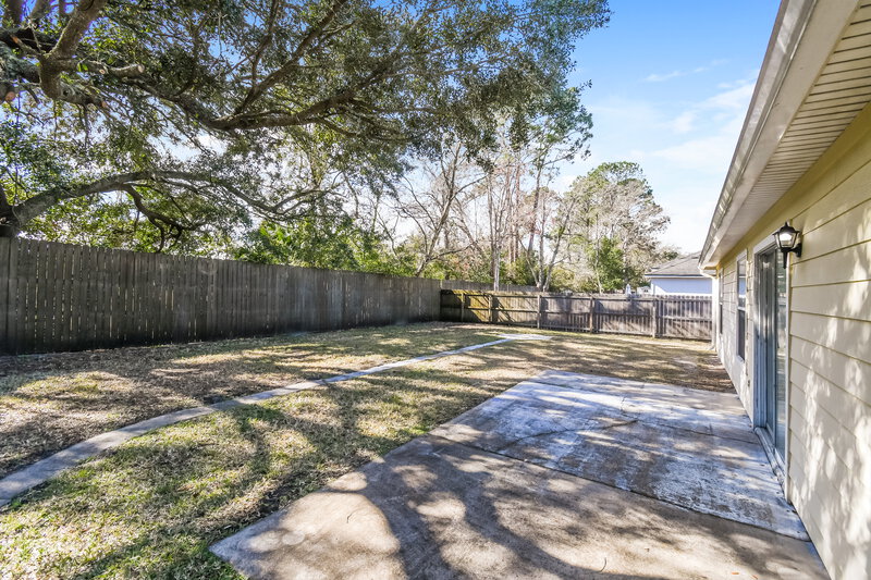 1,690/Mo, 9060 Castle Rock Dr Jacksonville, FL 32221 Rear View