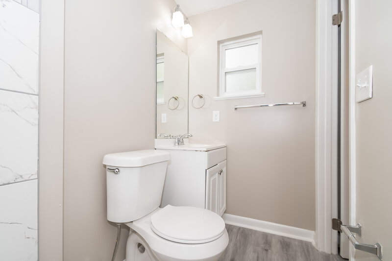 1,715/Mo, 4219 Pointe Haven Dr S Jacksonville, FL 32218 Master Bathroom View