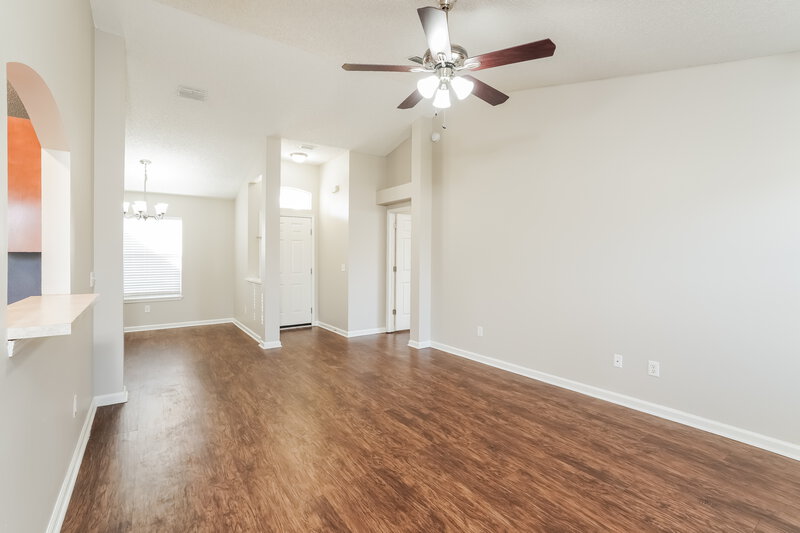 1,945/Mo, 1870 Twin Peak Ct Middleburg, FL 32068 Living Room View 2