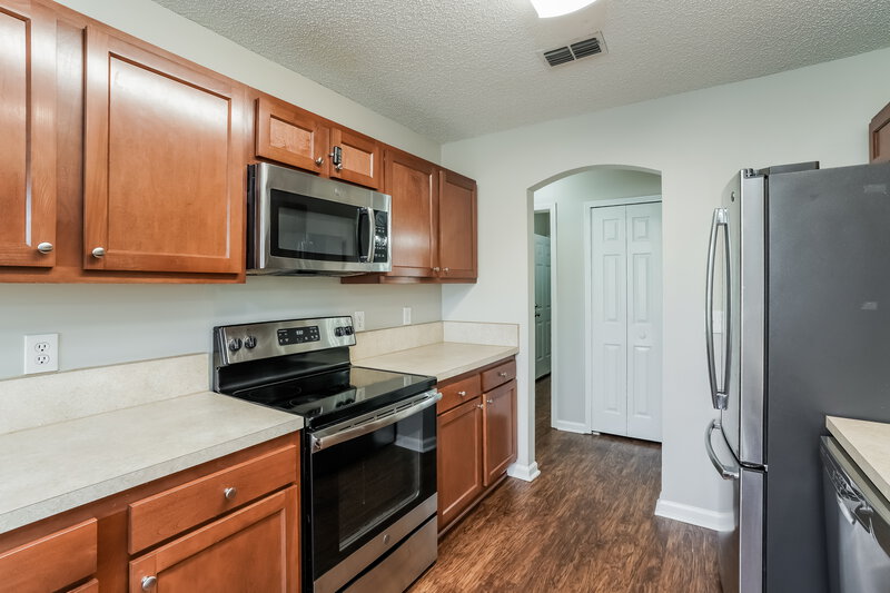 1,945/Mo, 1870 Twin Peak Ct Middleburg, FL 32068 Kitchen View 3