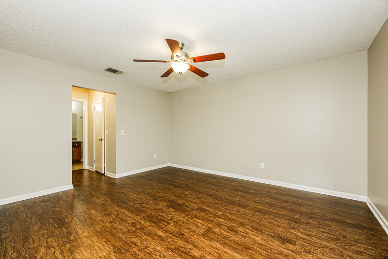2,270/Mo, 8050 Cumberland Gap Trl Jacksonville, FL 32244 Main Bedroom View