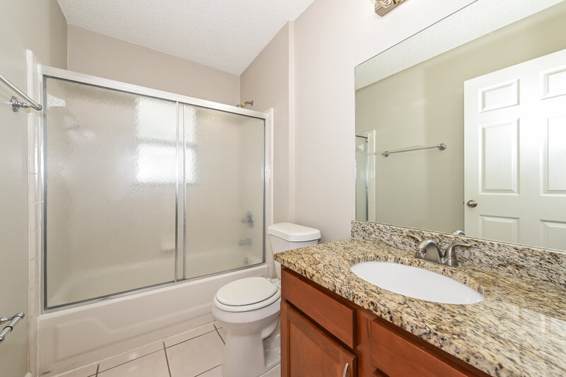 1,980/Mo, 11194 Mikris Dr S Jacksonville, FL 32225 Bathroom View