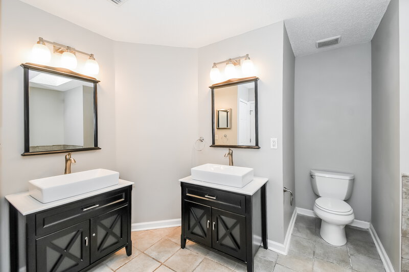 1,970/Mo, 3279 Chad Bourne Dr Green Cove Springs, FL 32043 Main Bathroom View 2