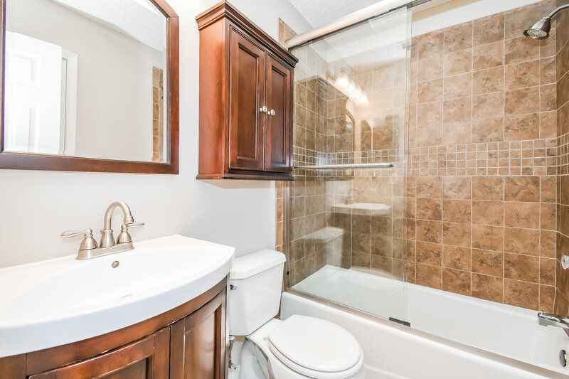 1,970/Mo, 3279 Chad Bourne Dr Green Cove Springs, FL 32043 Bathroom View
