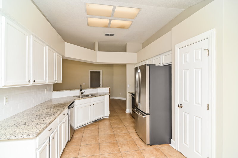 2,105/Mo, 2959 Waters View Cir Orange Park, FL 32073 Kitchen View