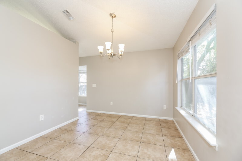 2,340/Mo, 9202 Dale View Ln W Jacksonville, FL 32225 Dining Room View