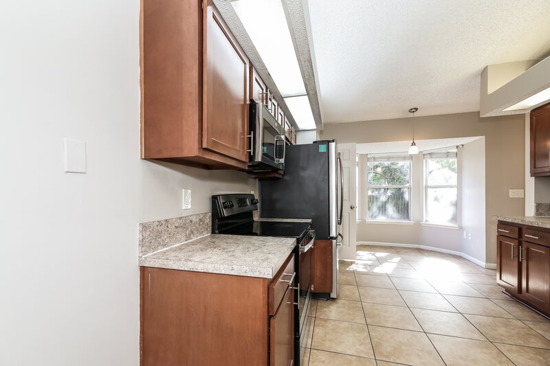 2,340/Mo, 9202 Dale View Ln W Jacksonville, FL 32225 Kitchen View 2
