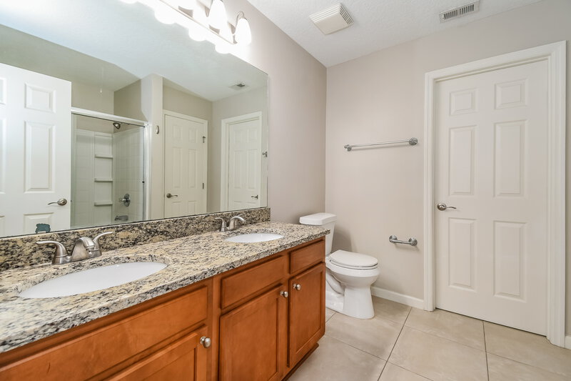 2,045/Mo, 1153 Dawn Creek Ct Jacksonville, FL 32218 Main Bathroom View